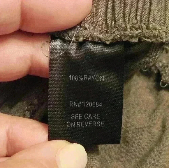 Torrid Plus Olive Green Rayon Tapered Leg Pull-on Pant Flat Front Mid-rise Sz 2 - Picture 11 of 12